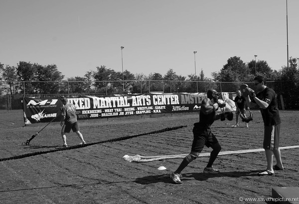 2themaxmmafitness outdoor strength training, Jerrel Venetiaan punching