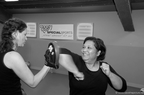 2themax self-defense, GoldmaX elbow strike on the pad