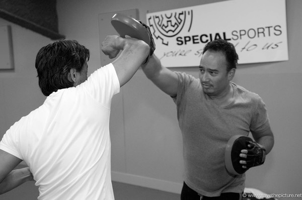 2themax self-defense, training how to block a hit from above