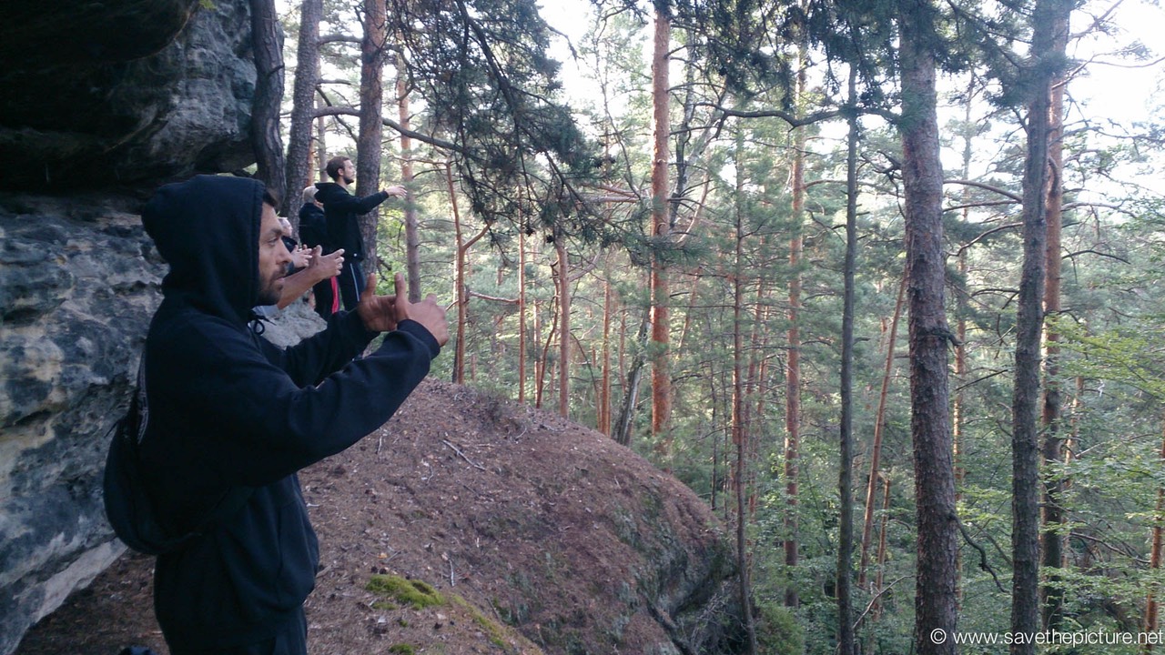 Early morning Ritsuzen at the edge