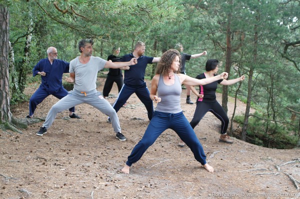 Hachidan practice on the early morning meditation spot