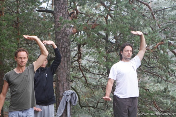 Hachidankin, separating Heaven and Earth