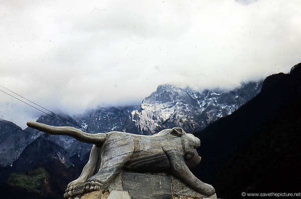 Lijiang tiger leaping gorge