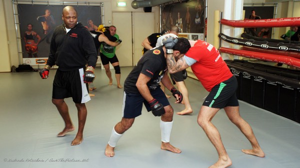 MMA stand up Muay Thai clinch 2