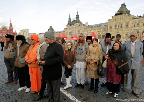 Moscow red square tourists