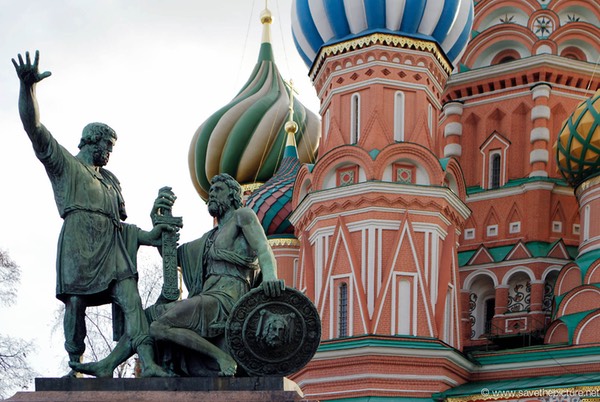 Moscow redsquare statue