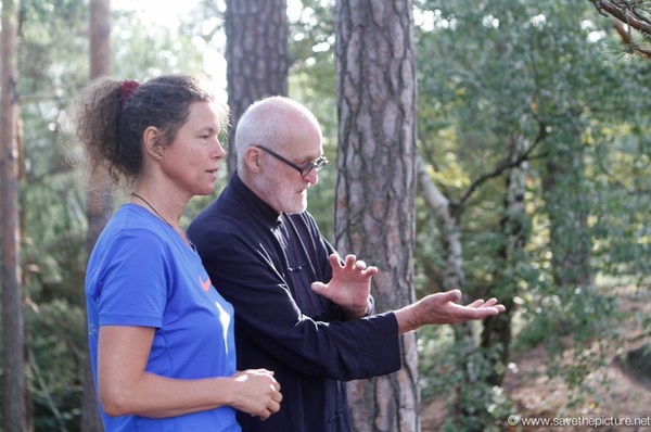 Nadja and Antoine observing the group