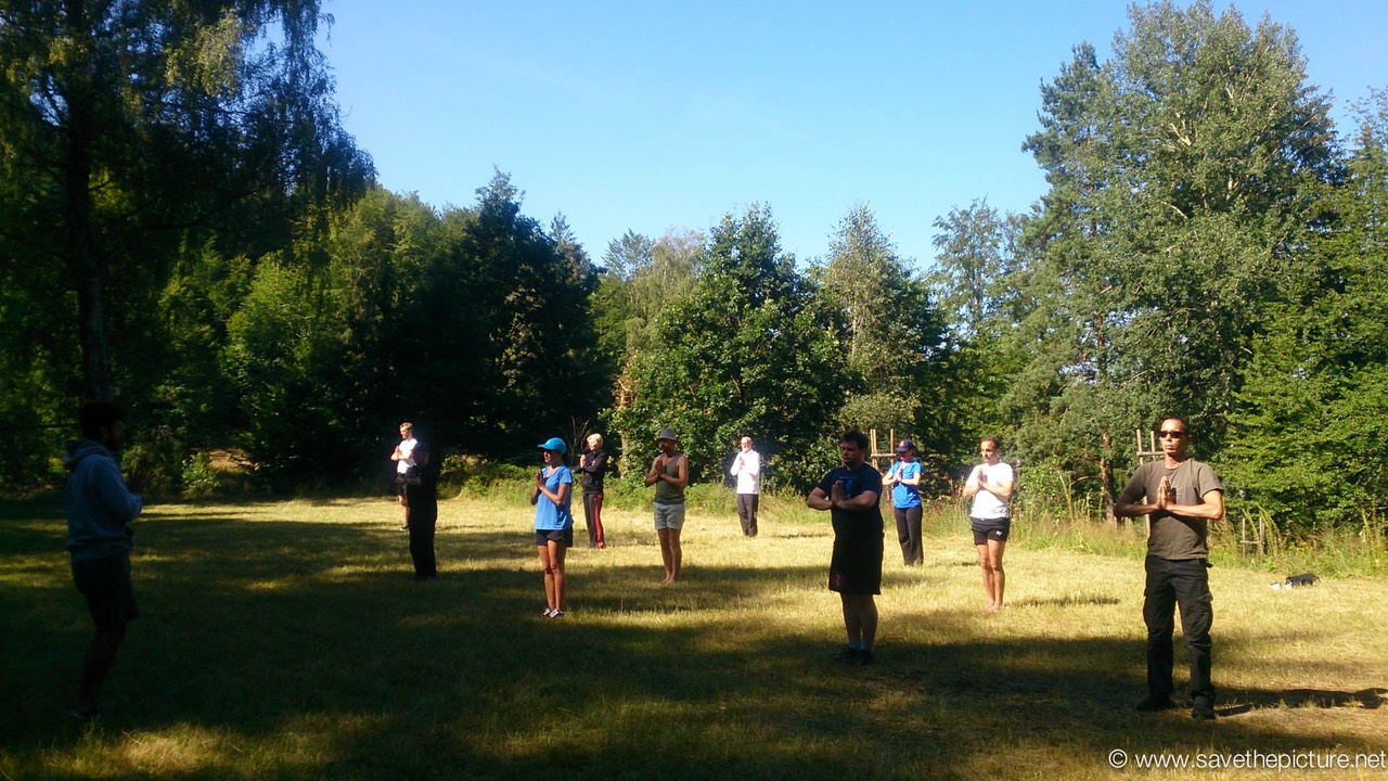 Omid teaching meditation and relaxing
