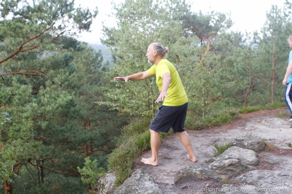 Ron Nansink two circles Yuri on the edge of the mountaintop