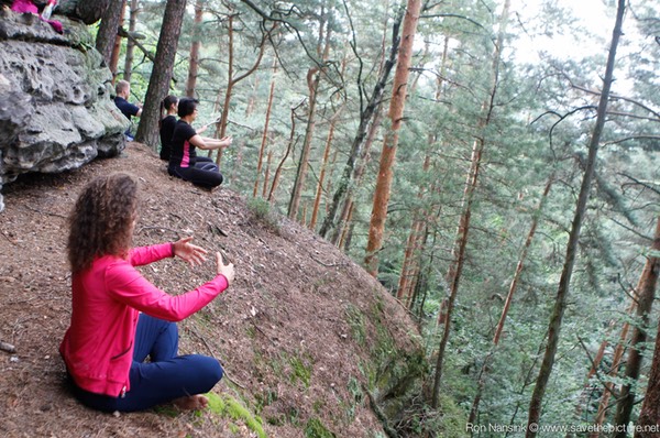 Sitting on the edge, active in stillness