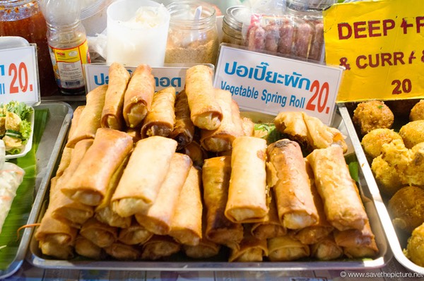 Fresh crispy vegetarian springrolls