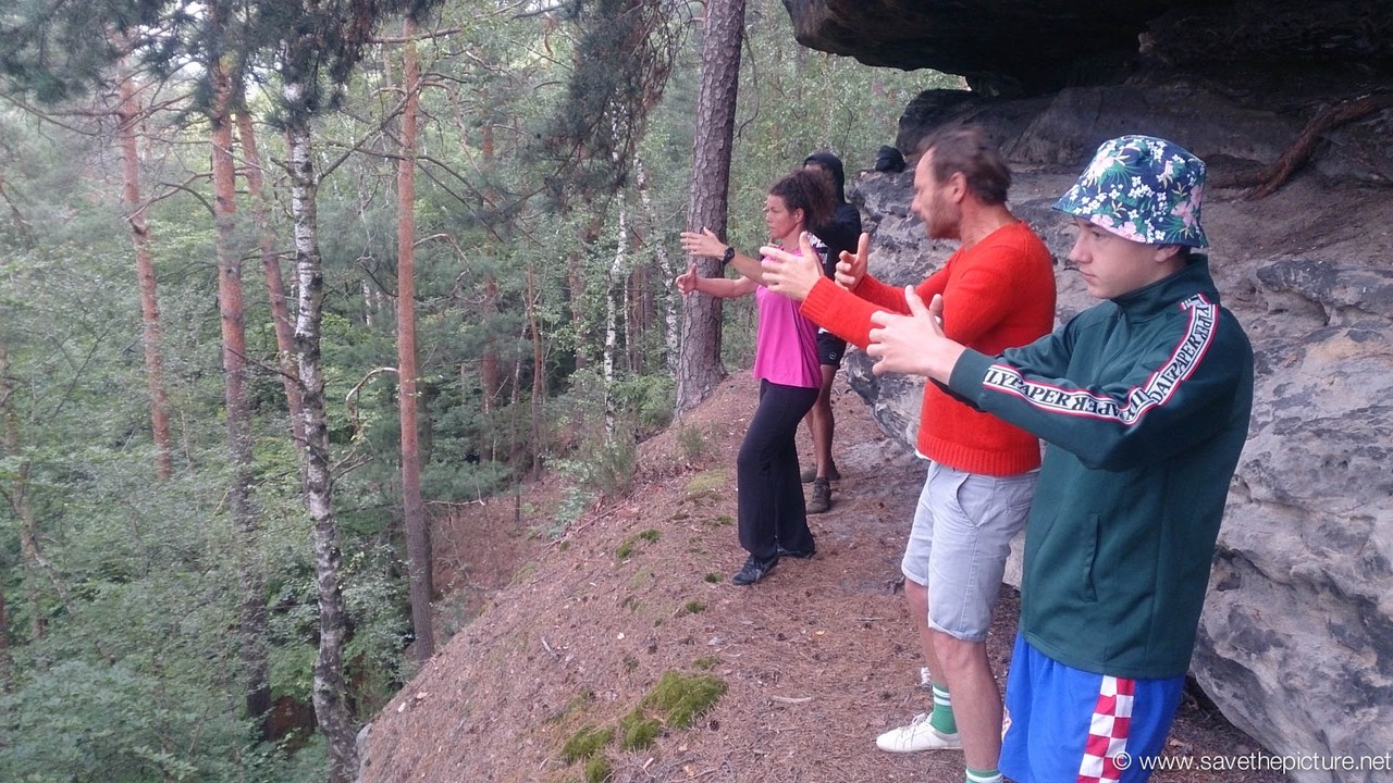 Taikiken Ritsuzen against the rocks