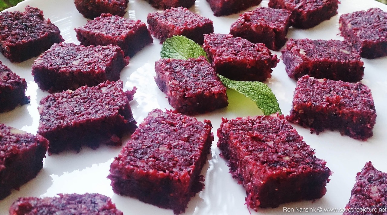 TheFeel foodies by Nadja Kotrchova plate with raw power bites